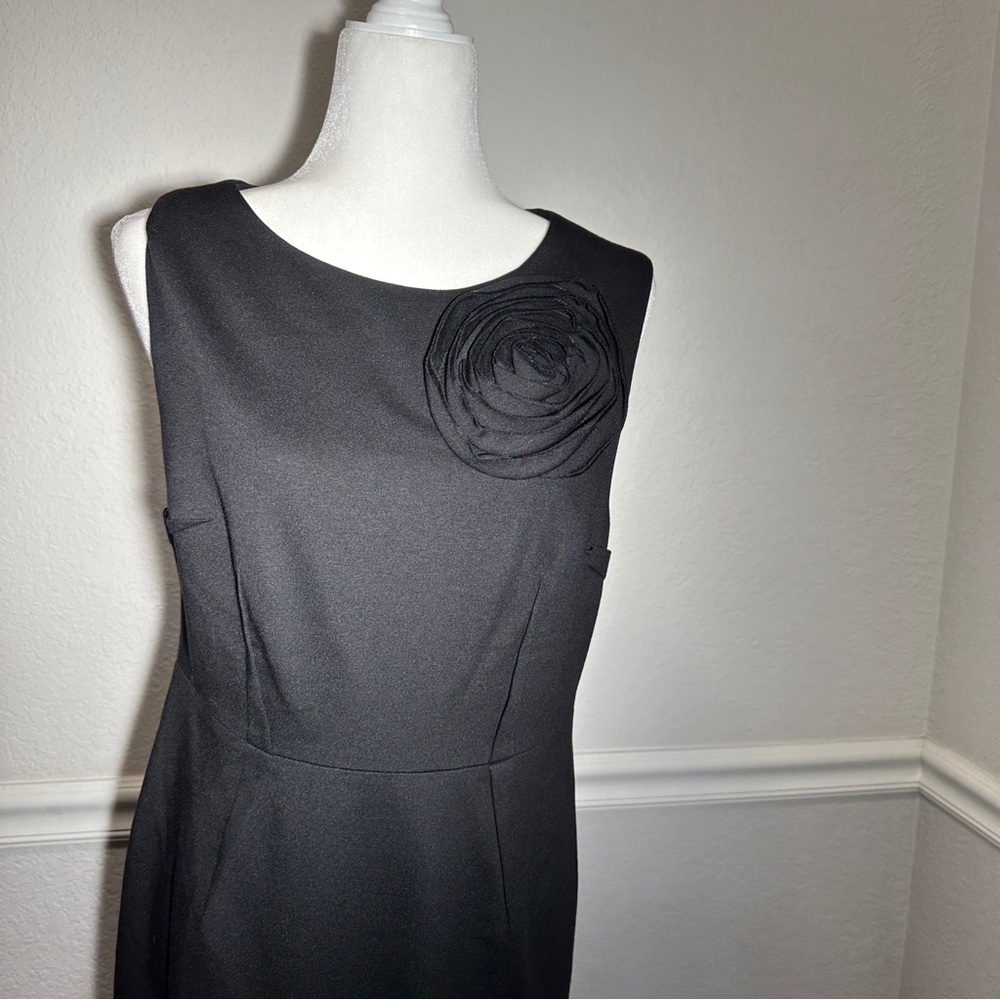 TRINA TURK Black Dress With Flower On Shoulder Size 10 - Picture 5 of 10